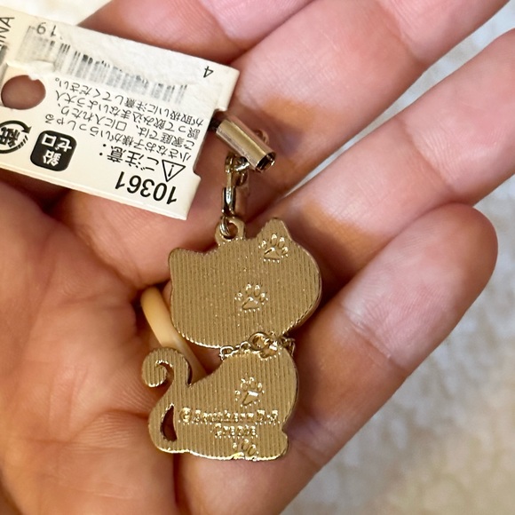 Tokyo Keychain Cat Charm - Picture 2 of 2